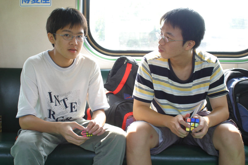 台灣鐵路旅遊攝影電車-區間車交談的旅客2005攝影照片6